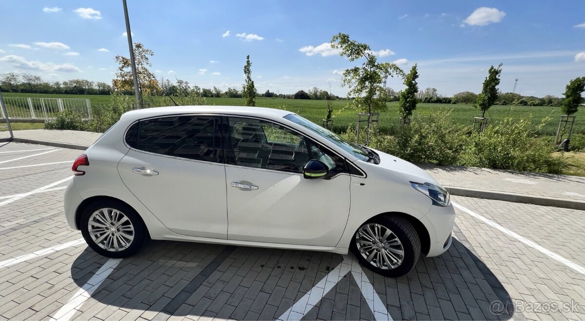 Predám Peugeot 208 1.2 PureTech (Štýl), 2017