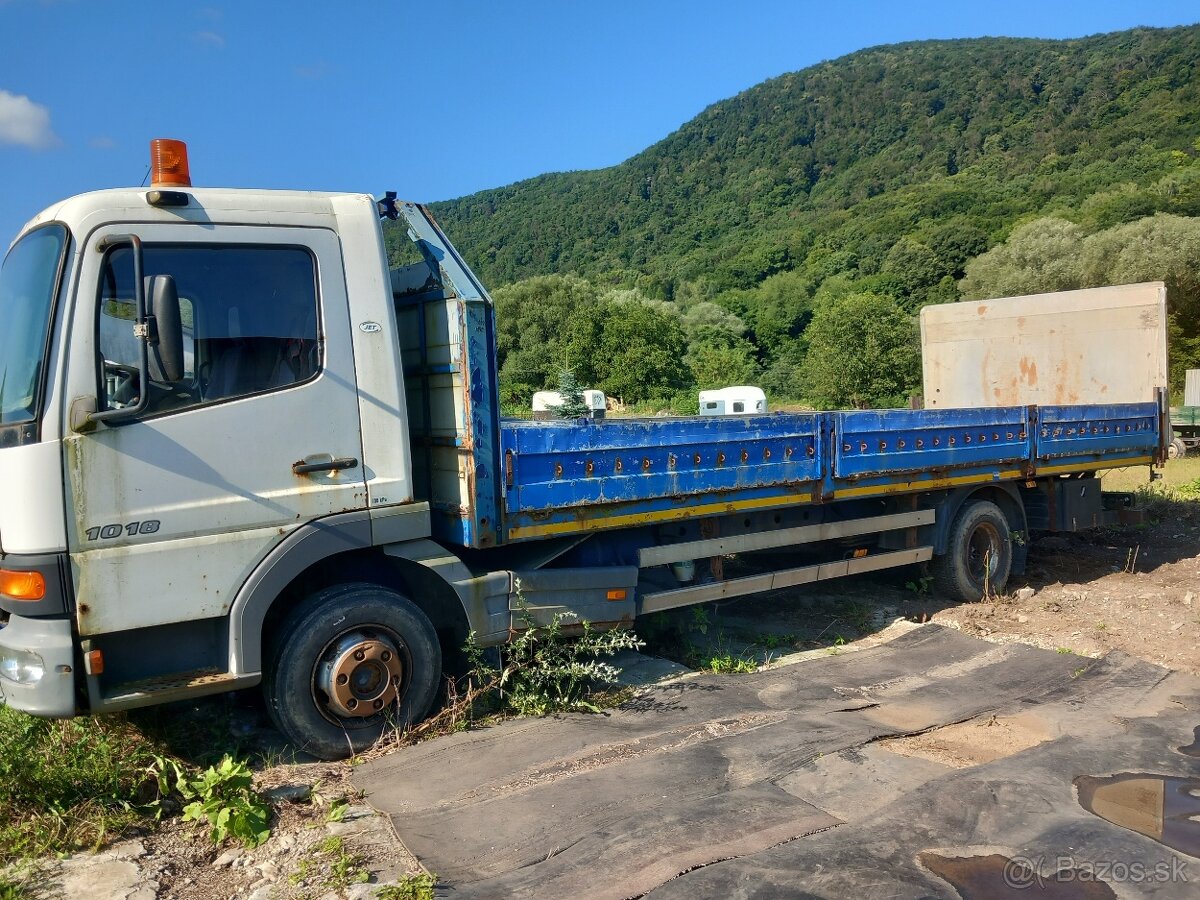 Mercedes Atego 1018 s hydr. čelom