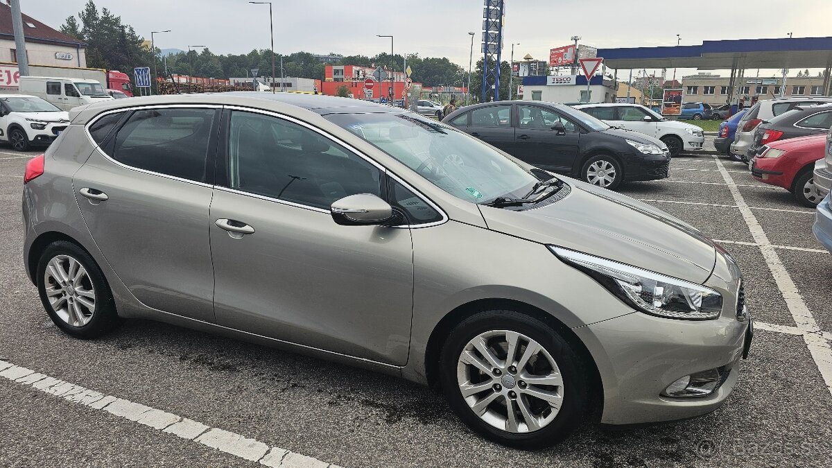 Kia Ceed 1.6CRDI A/T 2015