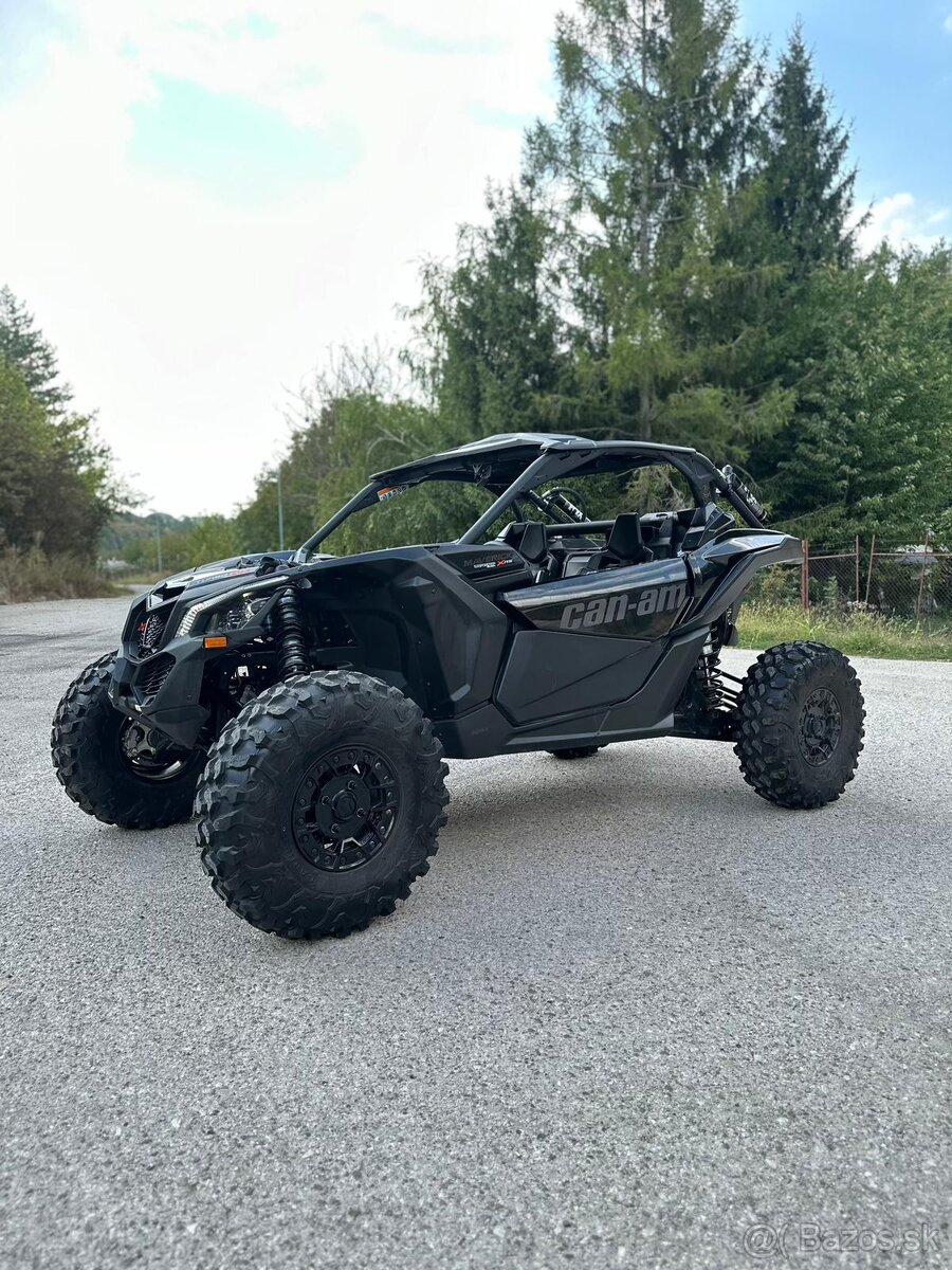 CAN-AM MAVERICK X3 Turbo RS