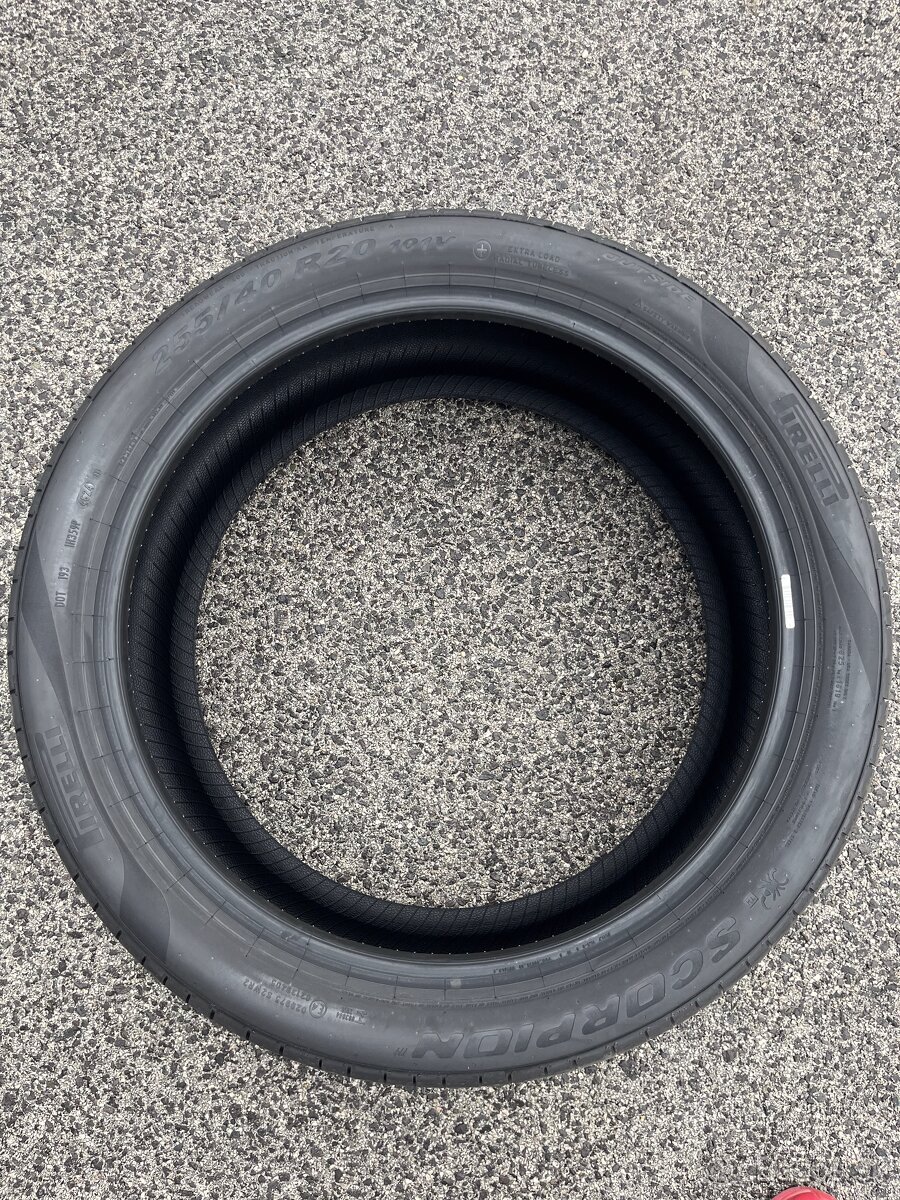 PIRELLI 255/40 R 20 SCORPION 101V