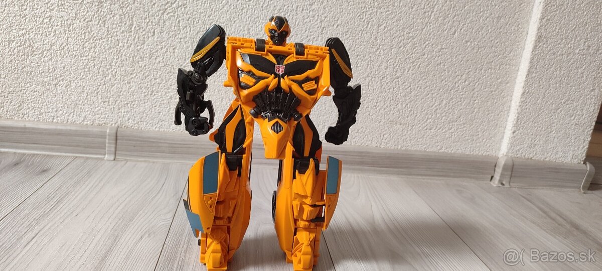 Predám Transformers figúrku – auto a robot v jednom