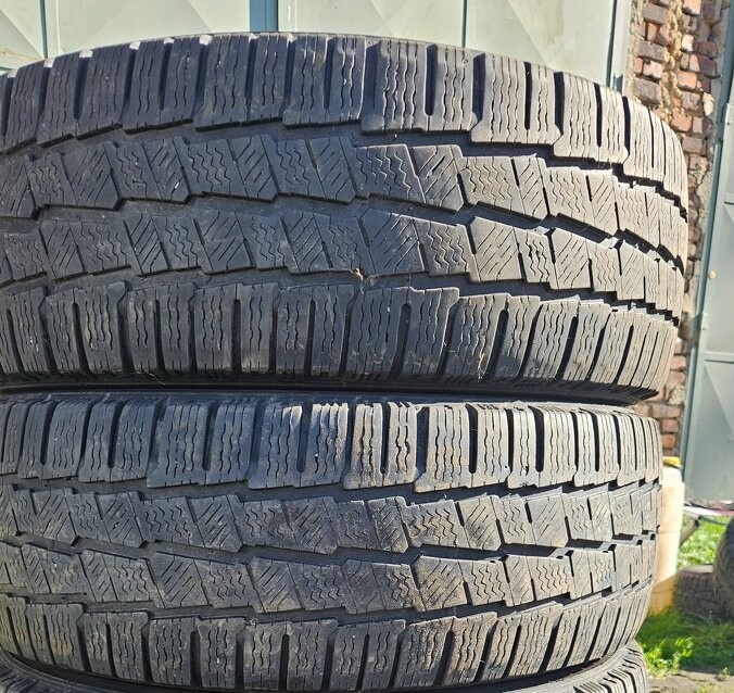 Predam zimne pneumatiky 235/65 r16C MICHELIN