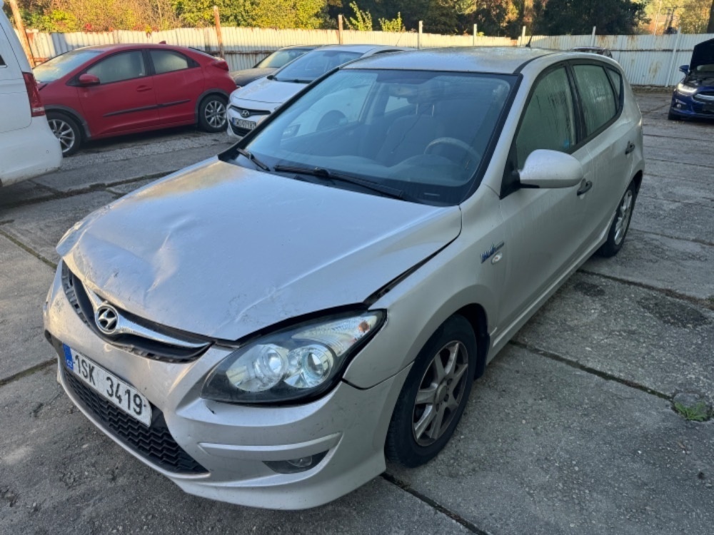 HYUNDAI I30 1,6 CRDI,66 KW,ROK 2010,NAJ 205 TKM,KLIMA,DOHODA