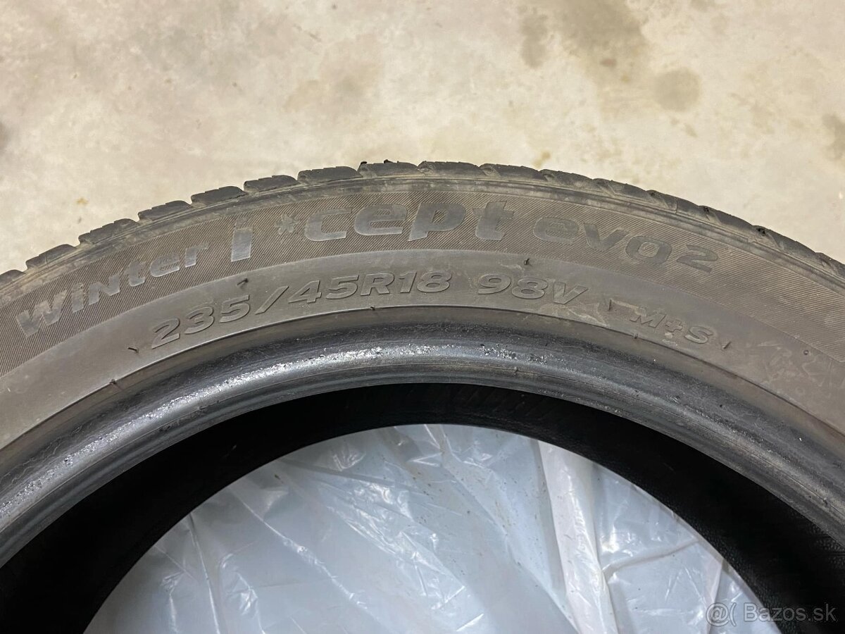 Predám 4ks zimných pneumatík Hankook