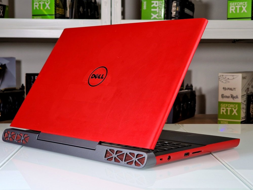 DELL Inspiron 15 7000