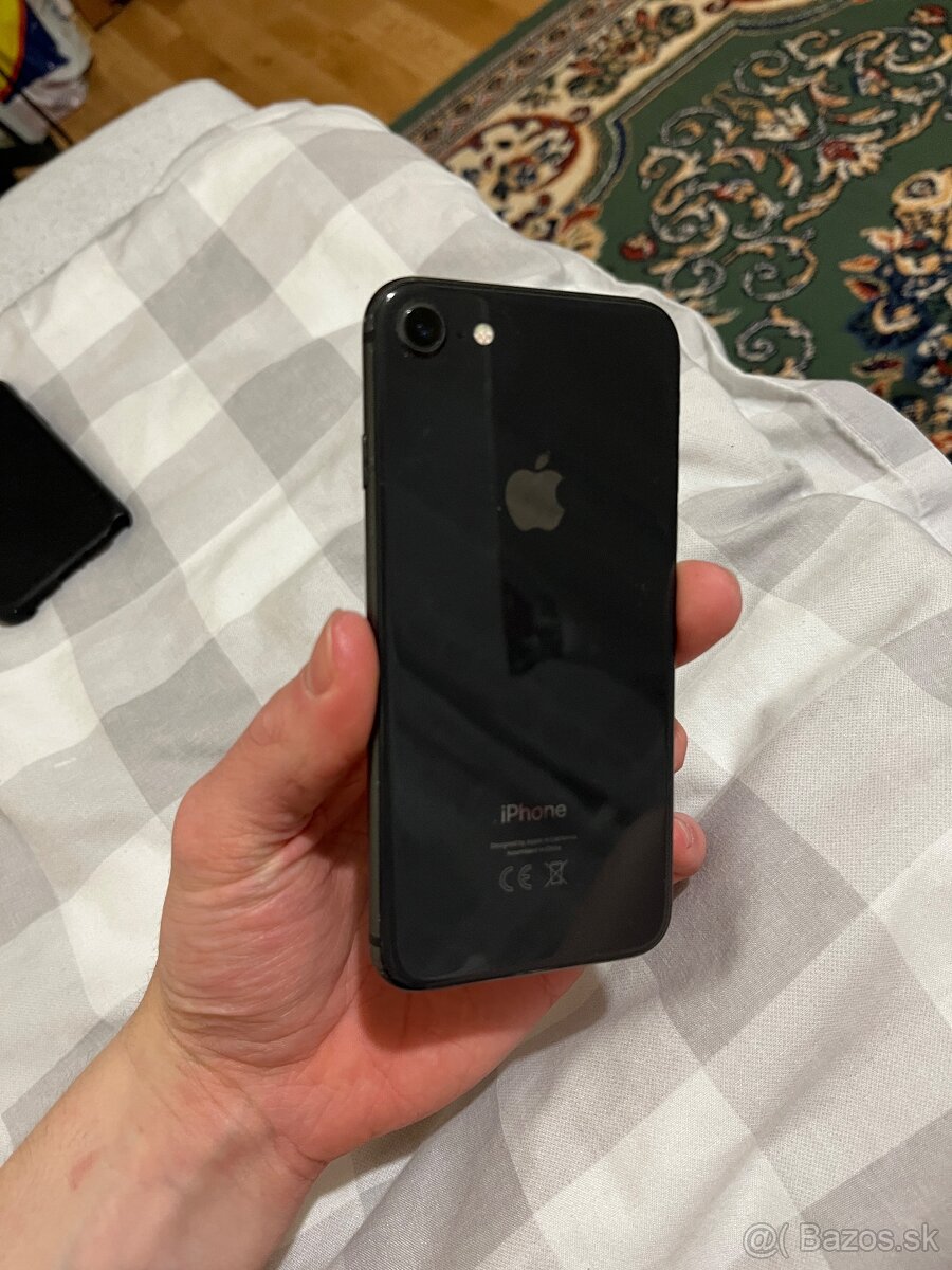 IPHONE 8-VÝBORNÝ STAV