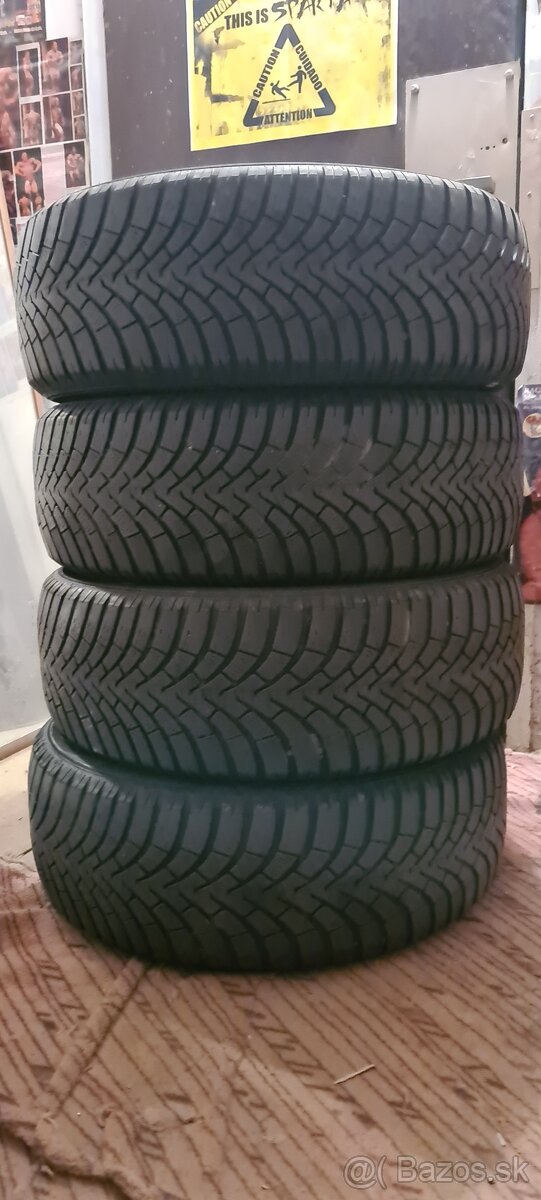 Predám sadu zimných pneu 225/60R17