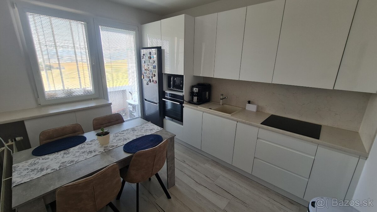 Predáme 3 izb. byt Žilina - Hájik, 70m2, kompl. rekonštruk