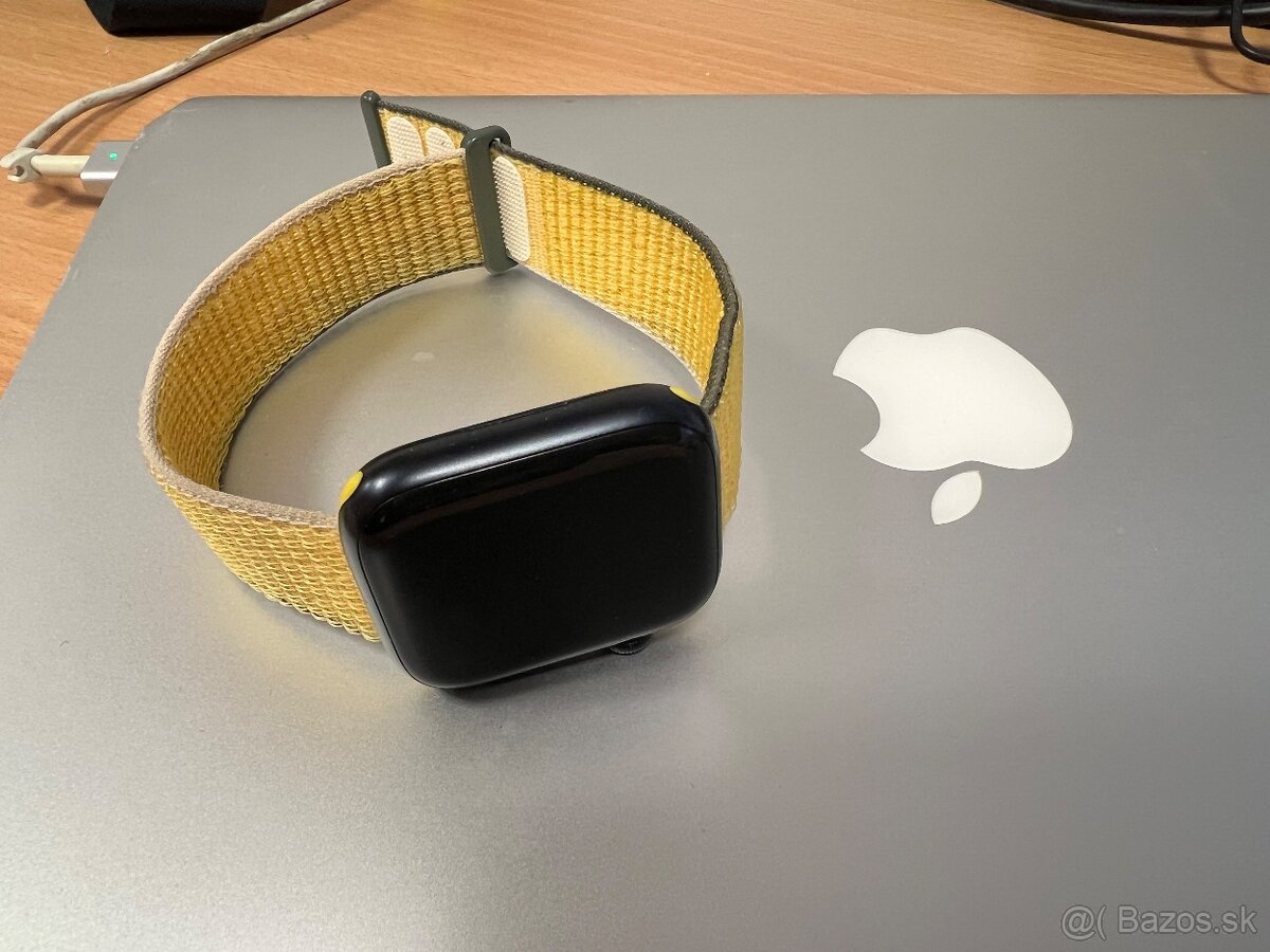 Predám Apple Watch 7 45mm čierne