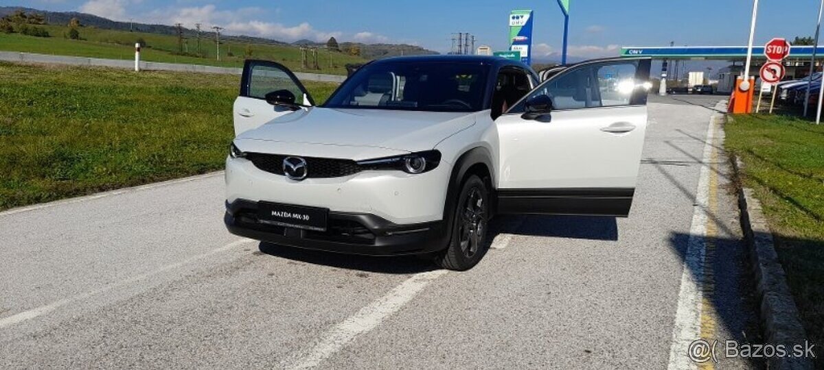 Mazda MX30, elektromobil, najazdených 38 tis. km