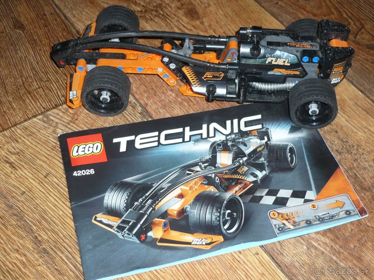 LEGO Technic 42026 a 42045 Závodná loď