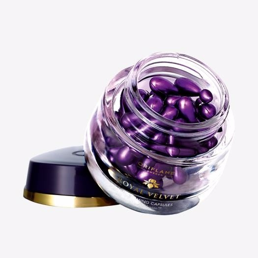 Spevňujúce pleťové kapsuly Royal Velvet Oriflame