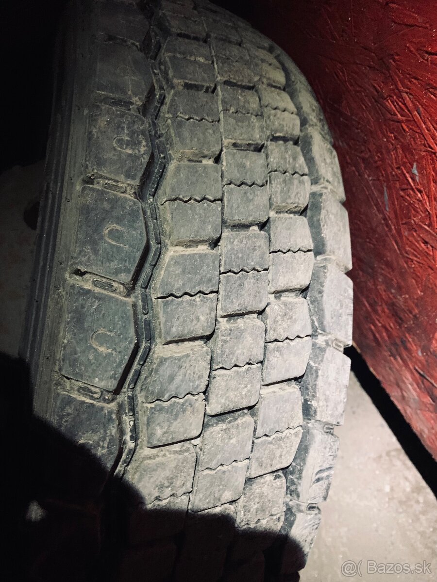 Kupim 2ks záberové pneu 205/75 r17.5/nové/používané