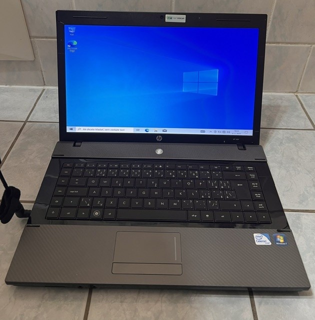 HP 620 - Intel core duo - 3GB RAM - 500GB HDD + nabijacka