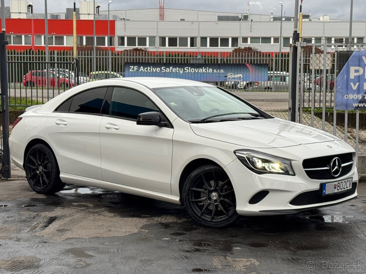 Mercedes-Benz CLA Kupé 180 AMG Line A/T