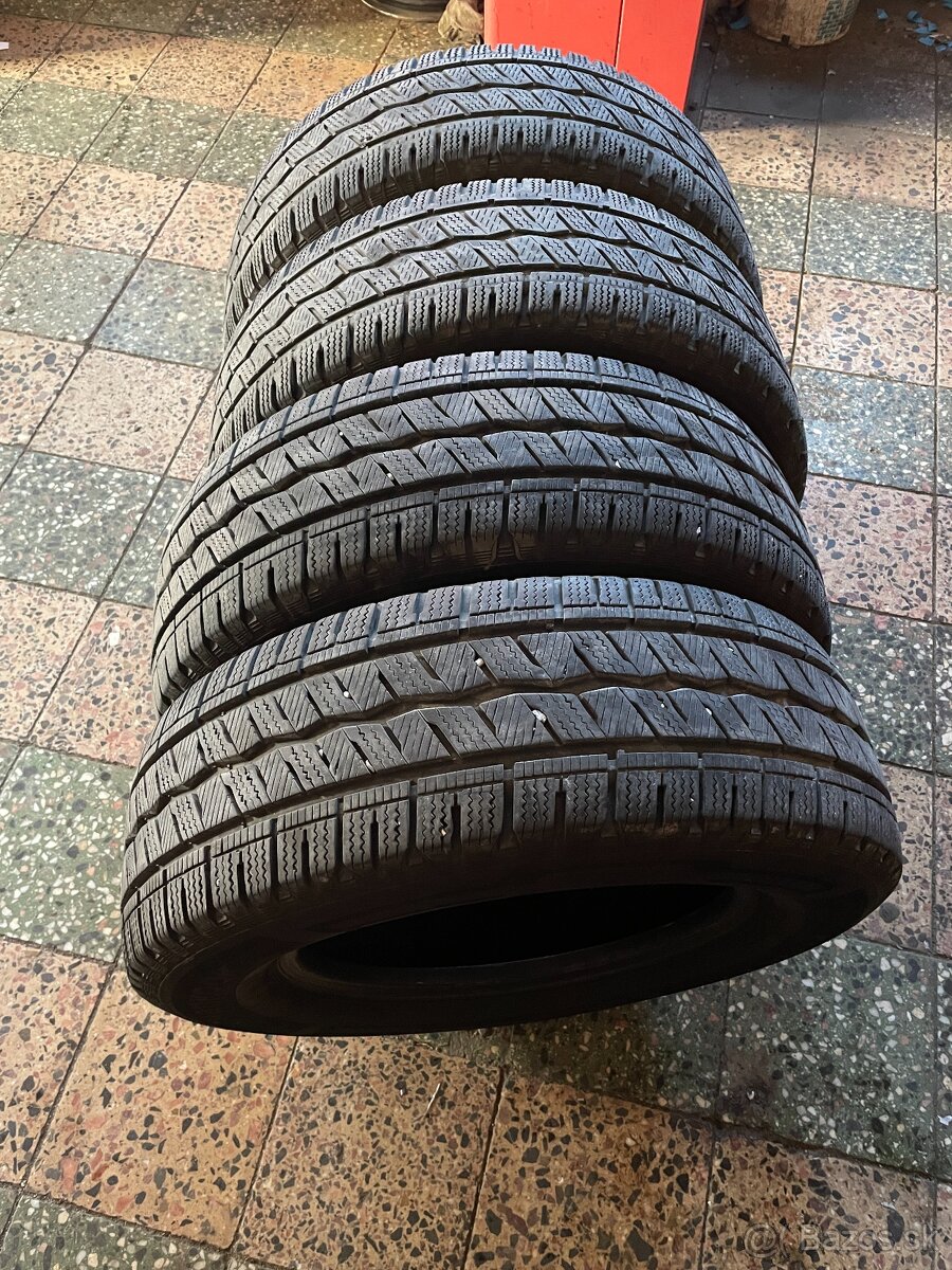 Predam zimne pneumatiky 235/65 r16 C HANKOOK