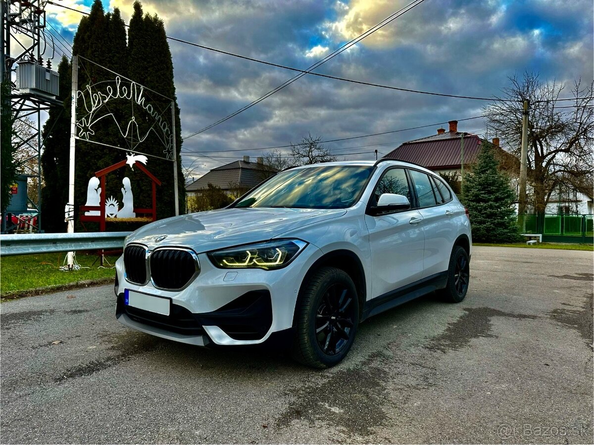 Bmw X1 20i Xdrive AT-8 model 2022 SK Vozidlo