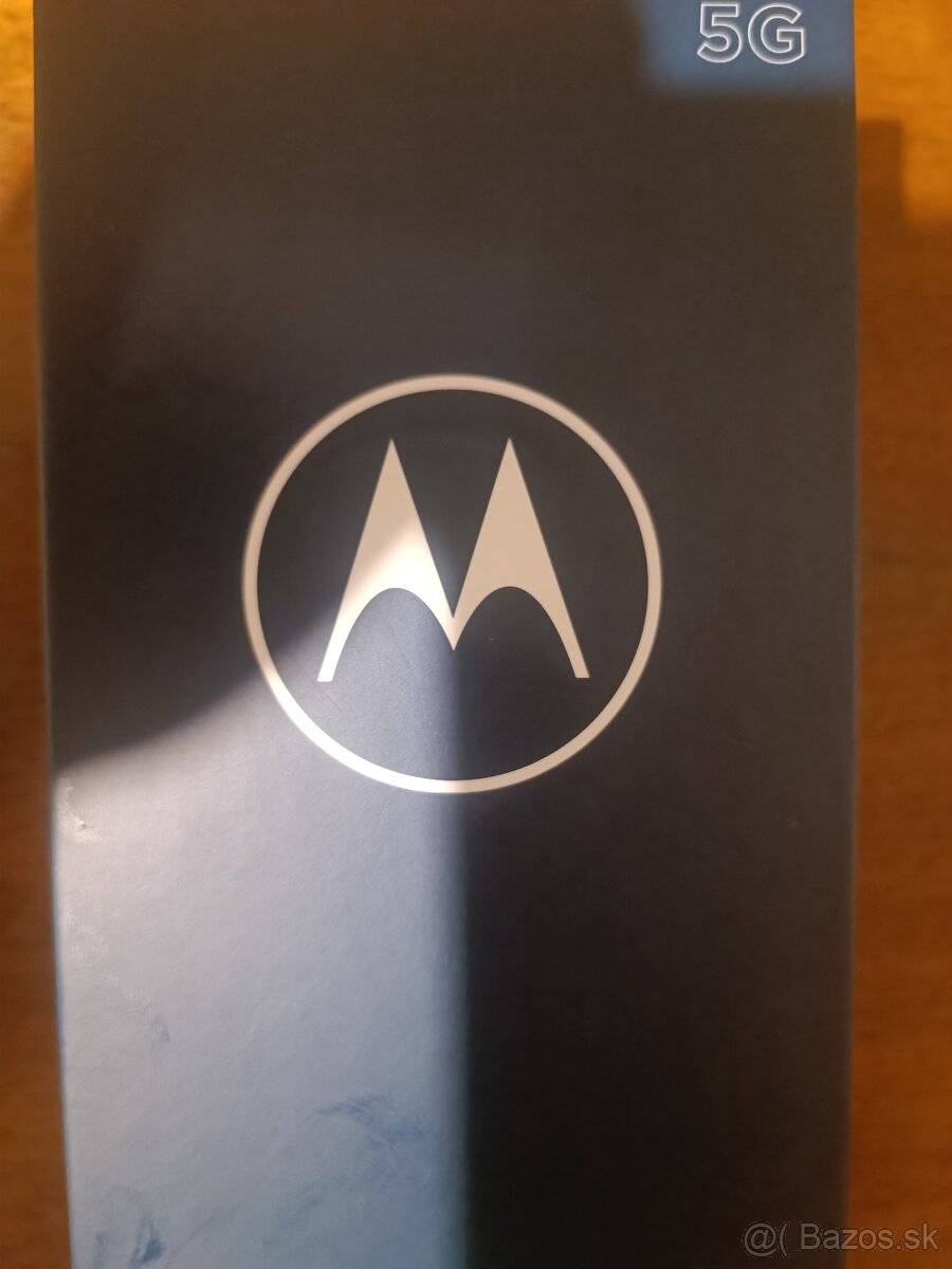 Motorola moto 5g  4-64gb