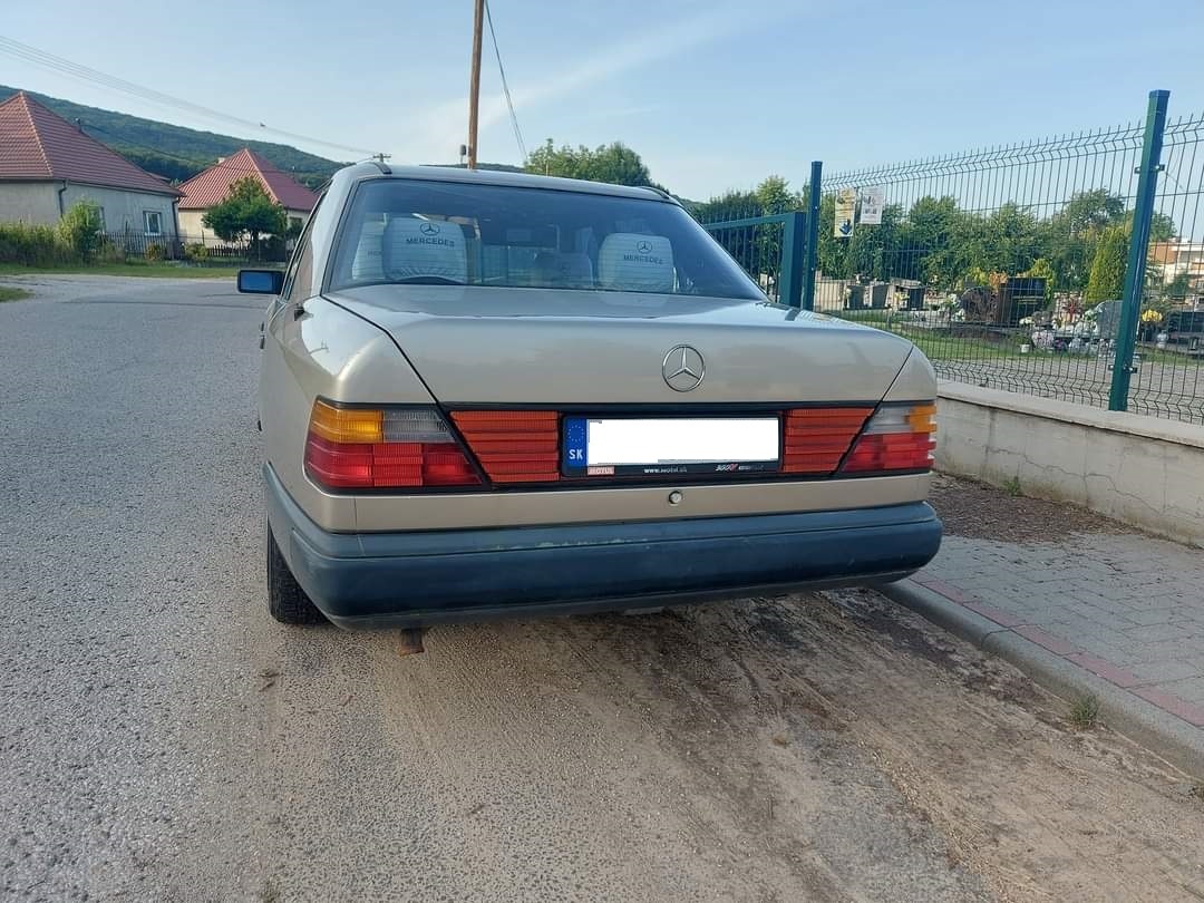 MERCEDES BENZ 250 D W124