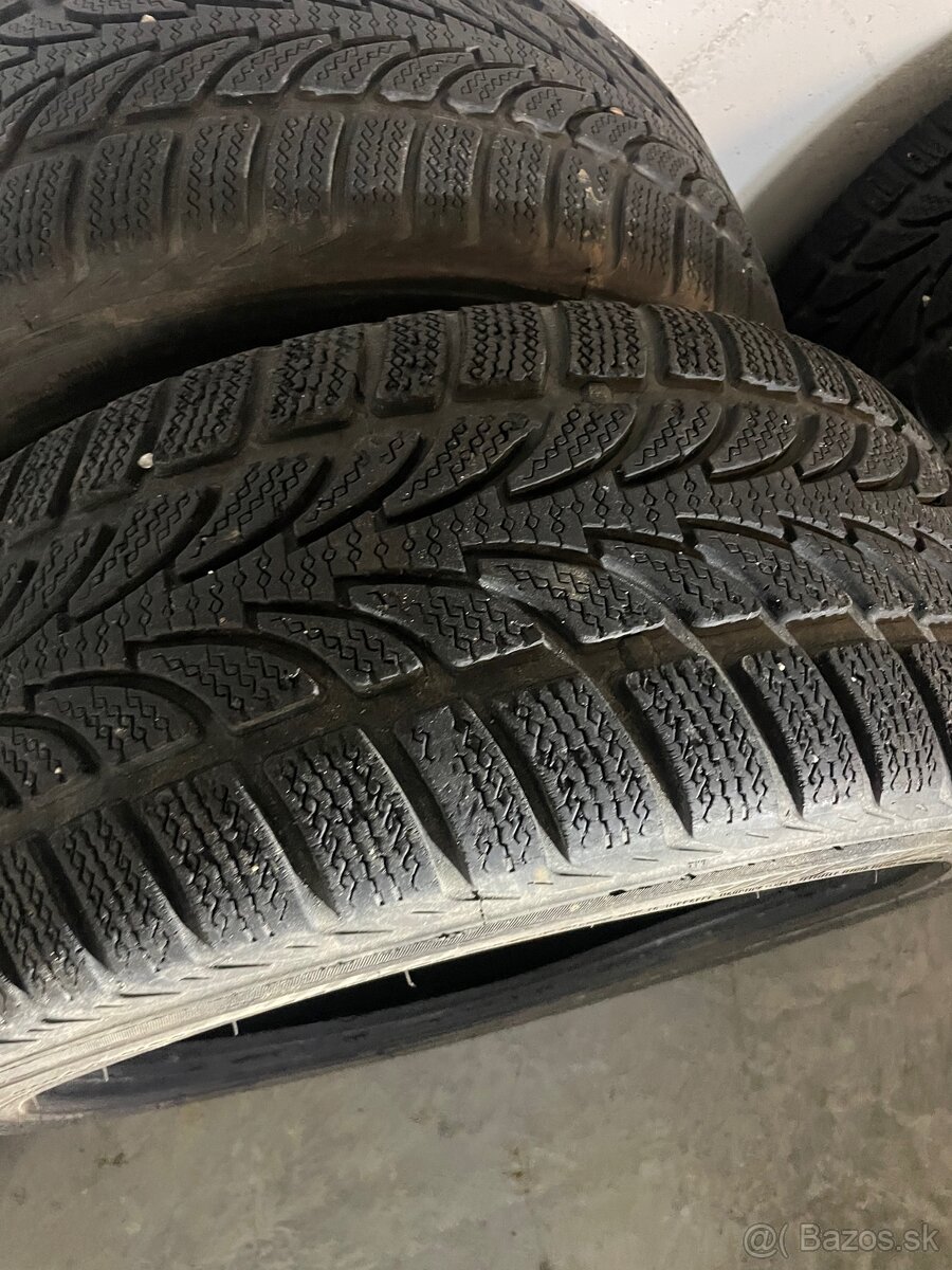 225/45R17