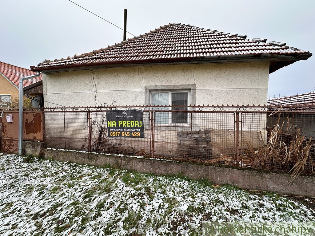 Rodinný dom na veľkom pozemku v Nesvadoch, len 700 m od te