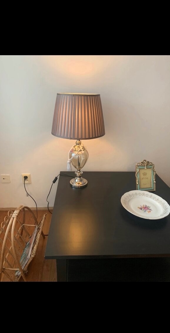 NA PREDAJ LUXUSNÁ ELEGANTNÁ NOVÁ STRIEBORNO-KRÉMOVÁ LAMPA