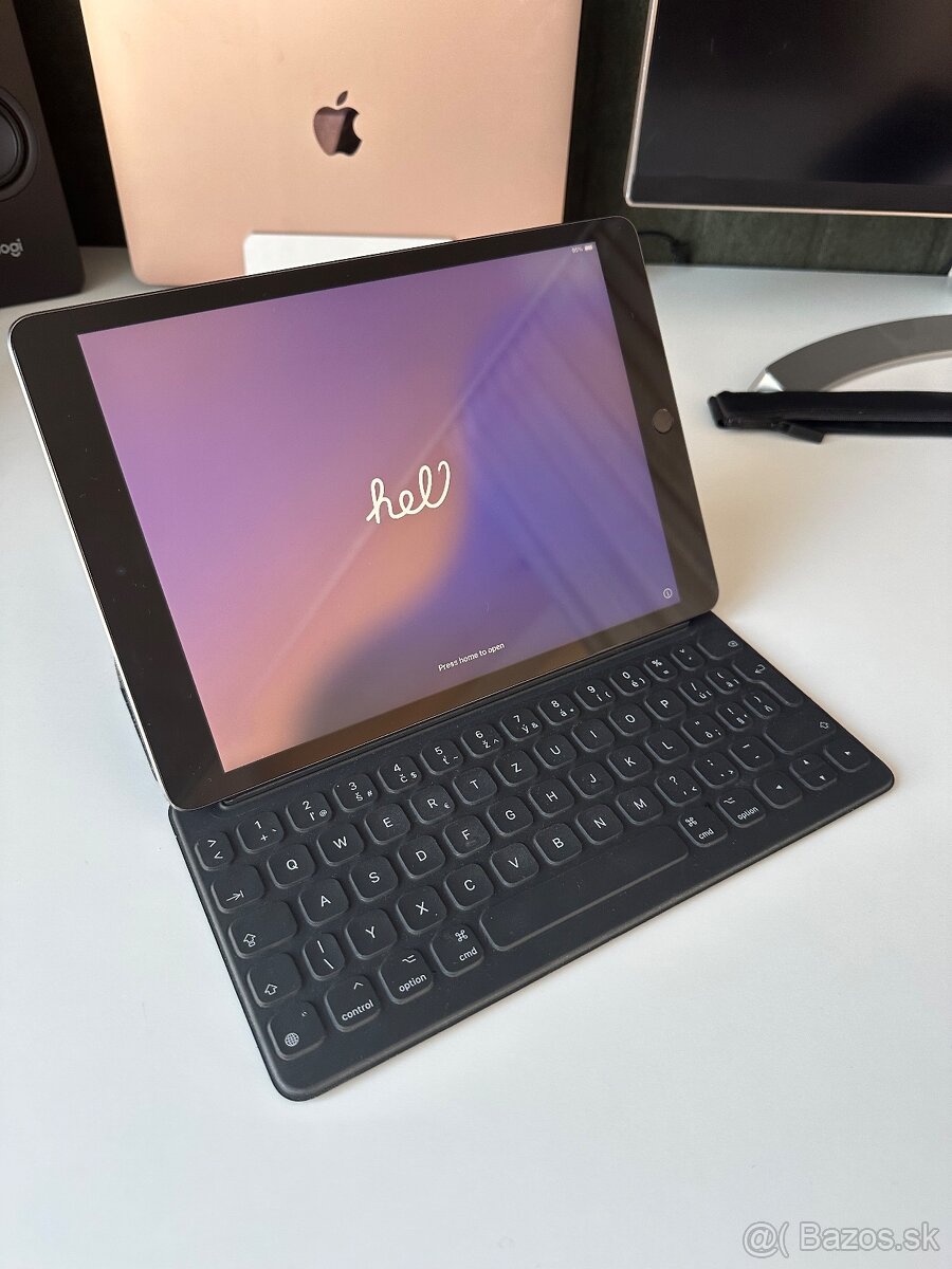 Predám iPad 10.2 64GB 2021 + Smart Keyboard