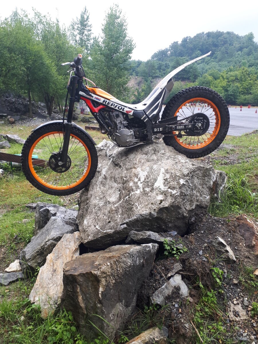 TRIAL MONTESA COTA 4RT REPSOL