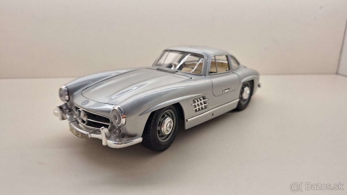 1:18 MERCEDES-BENZ 300SL