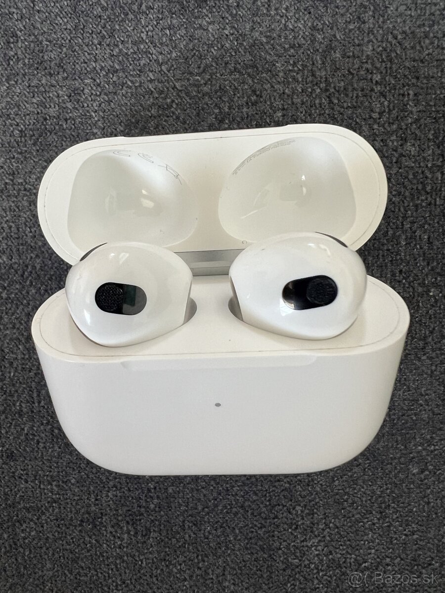 Apple Airpods (3. Gen. ) s MagSafe nabíjacím puzdrom