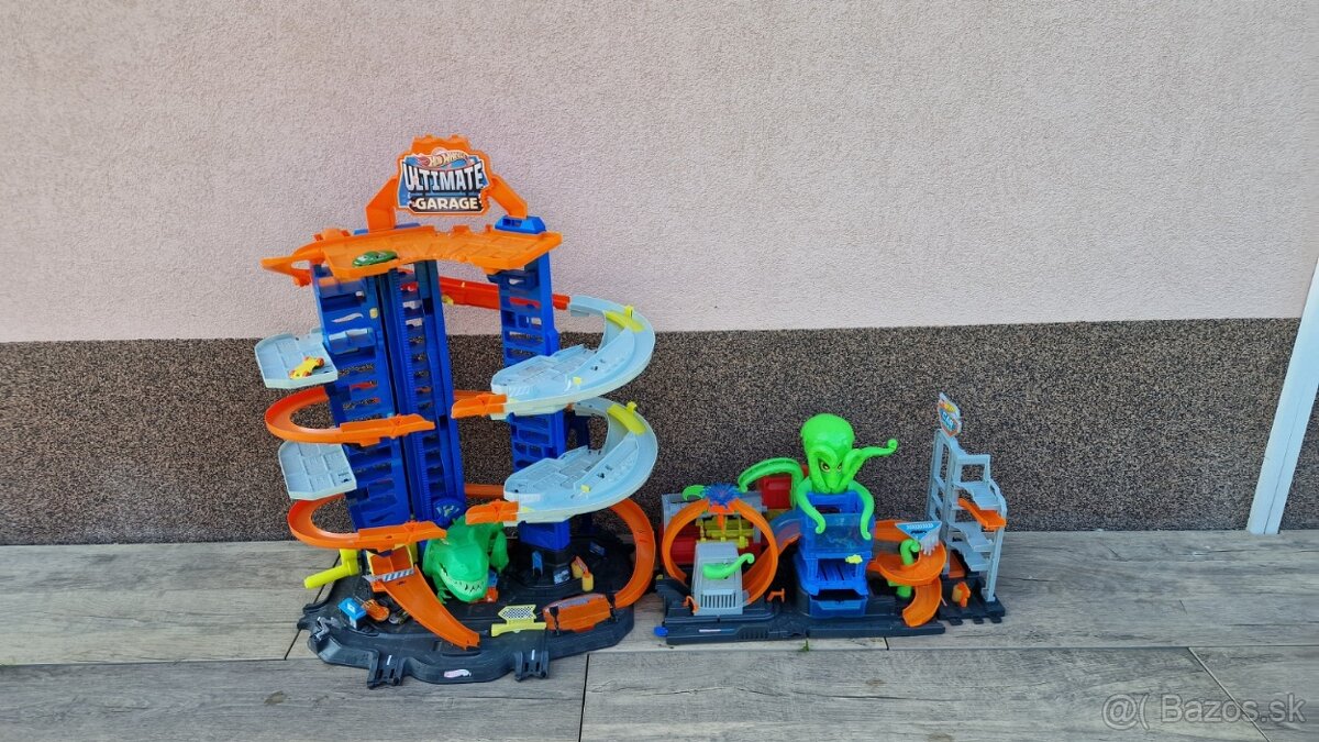 Hot Wheels City Ultimátna umývačka + T-REX garage