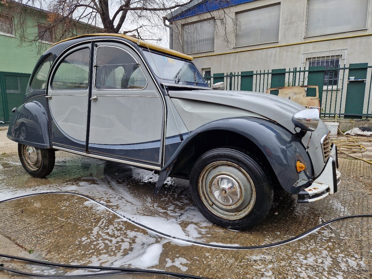 Citröen 2CV6 edicia CHARLESTON -  kačica