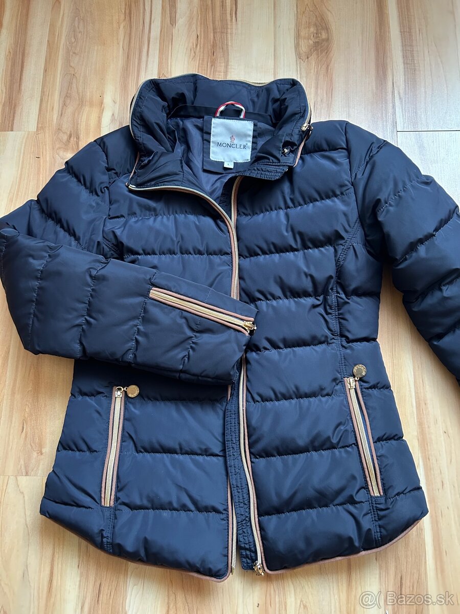 Vetrovka Moncler M/L damska