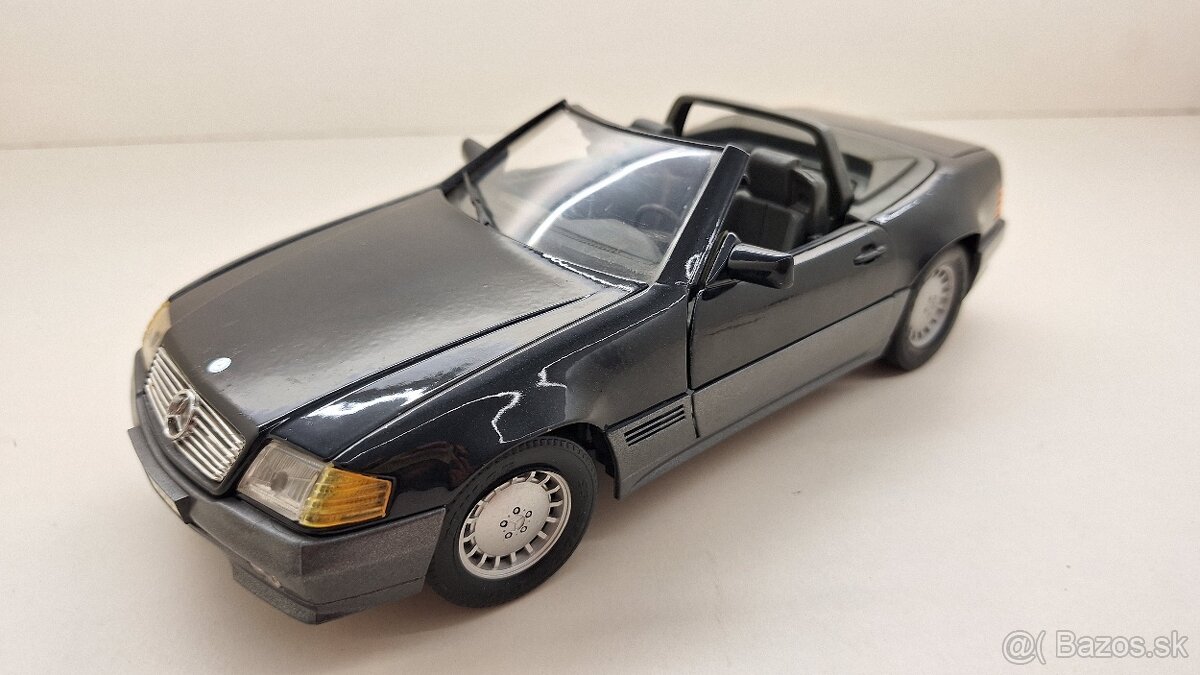 1:18 MERCEDES-BENZ 500SL