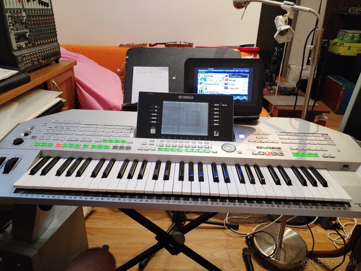 Yamaha Tyros 2