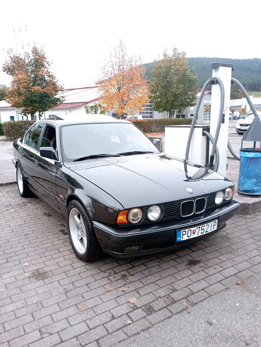 BMW E34 520i manuál