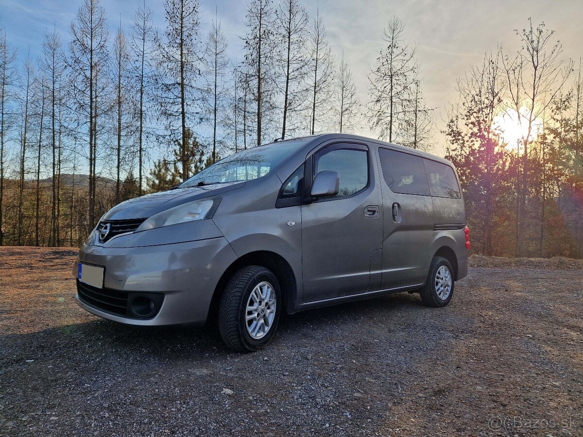 NISSAN NV200