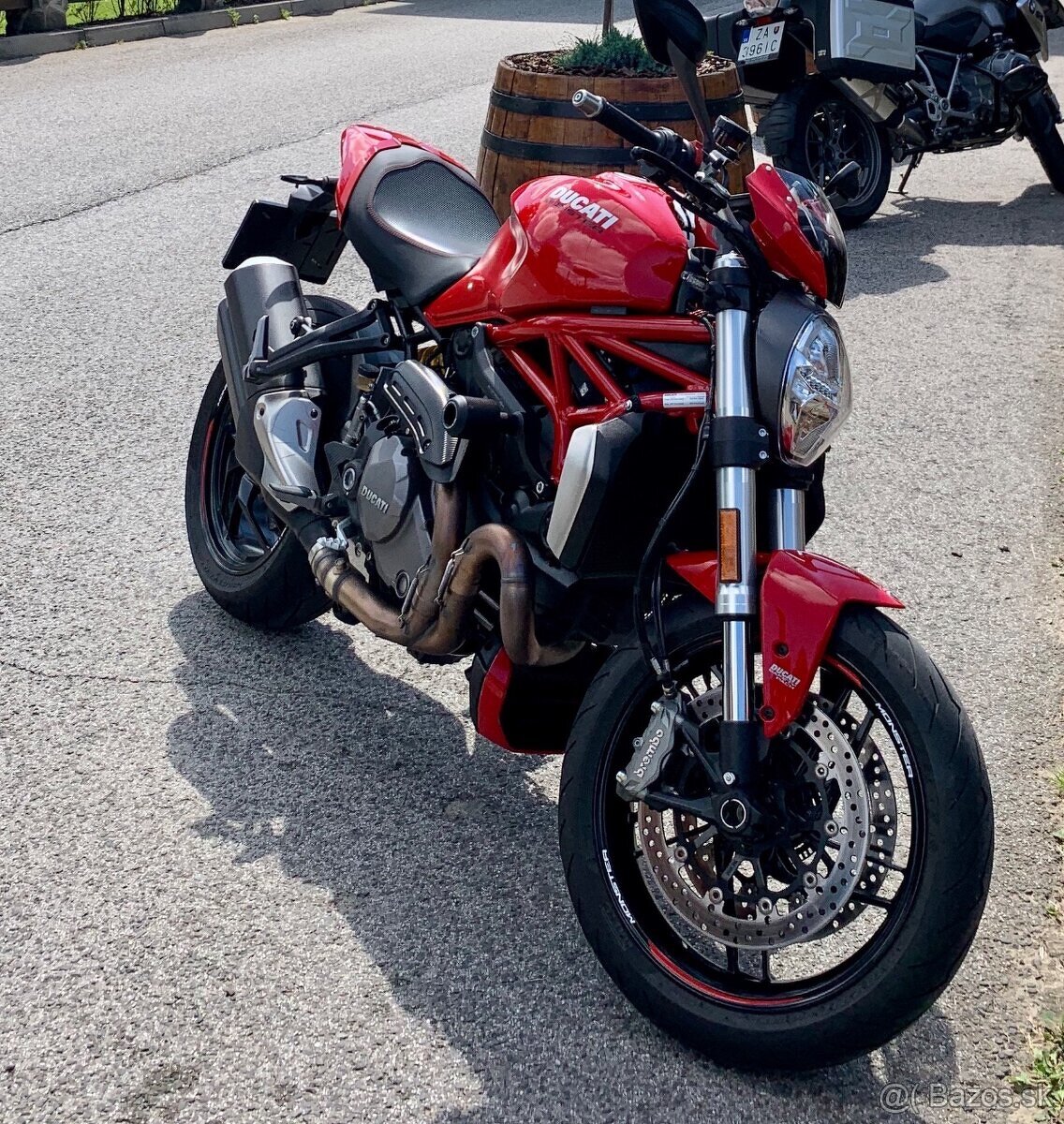 Ducati Monster 1200