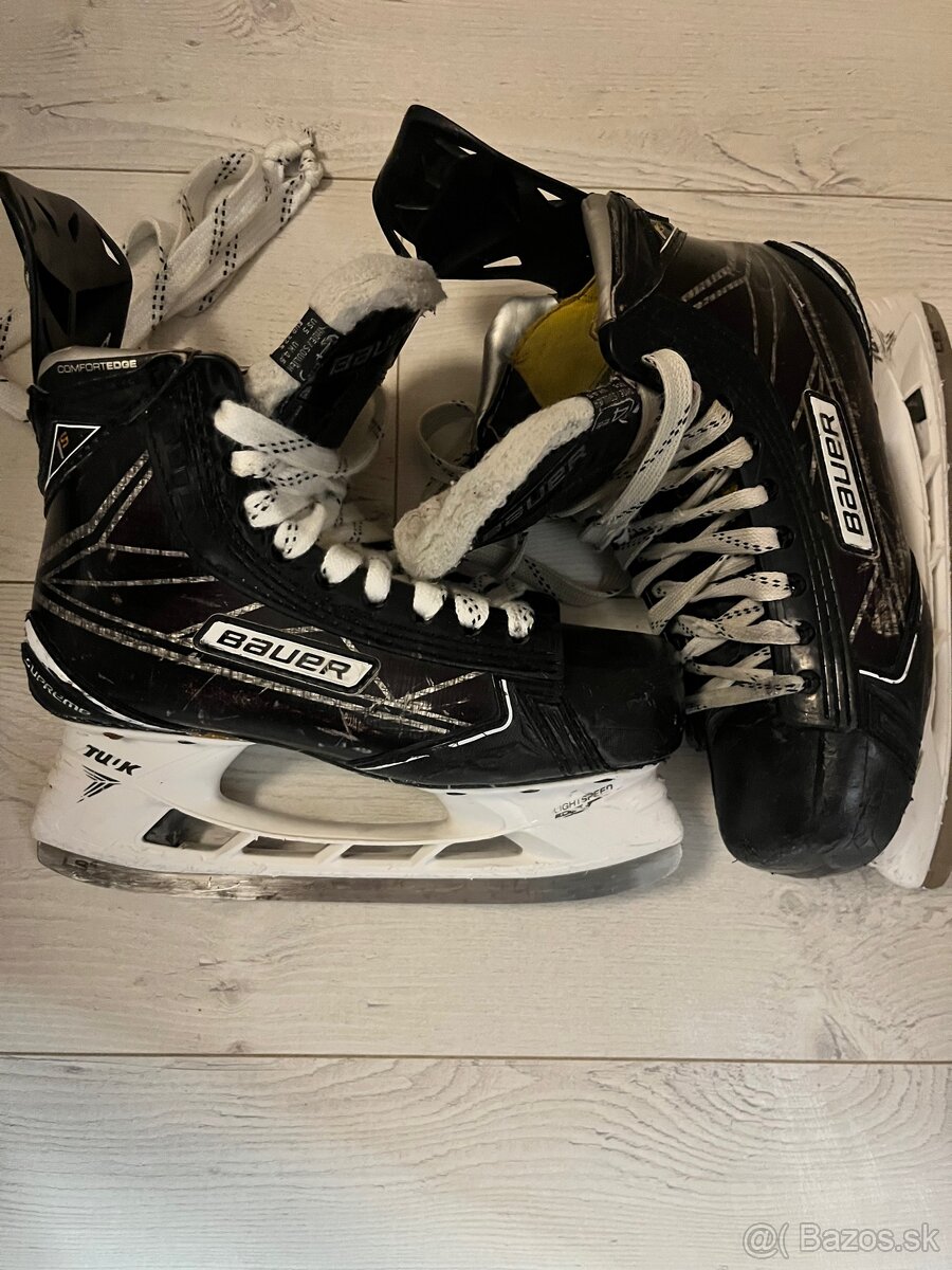 BAUER SUPREME 1S VEĽKOSŤ 4 EE