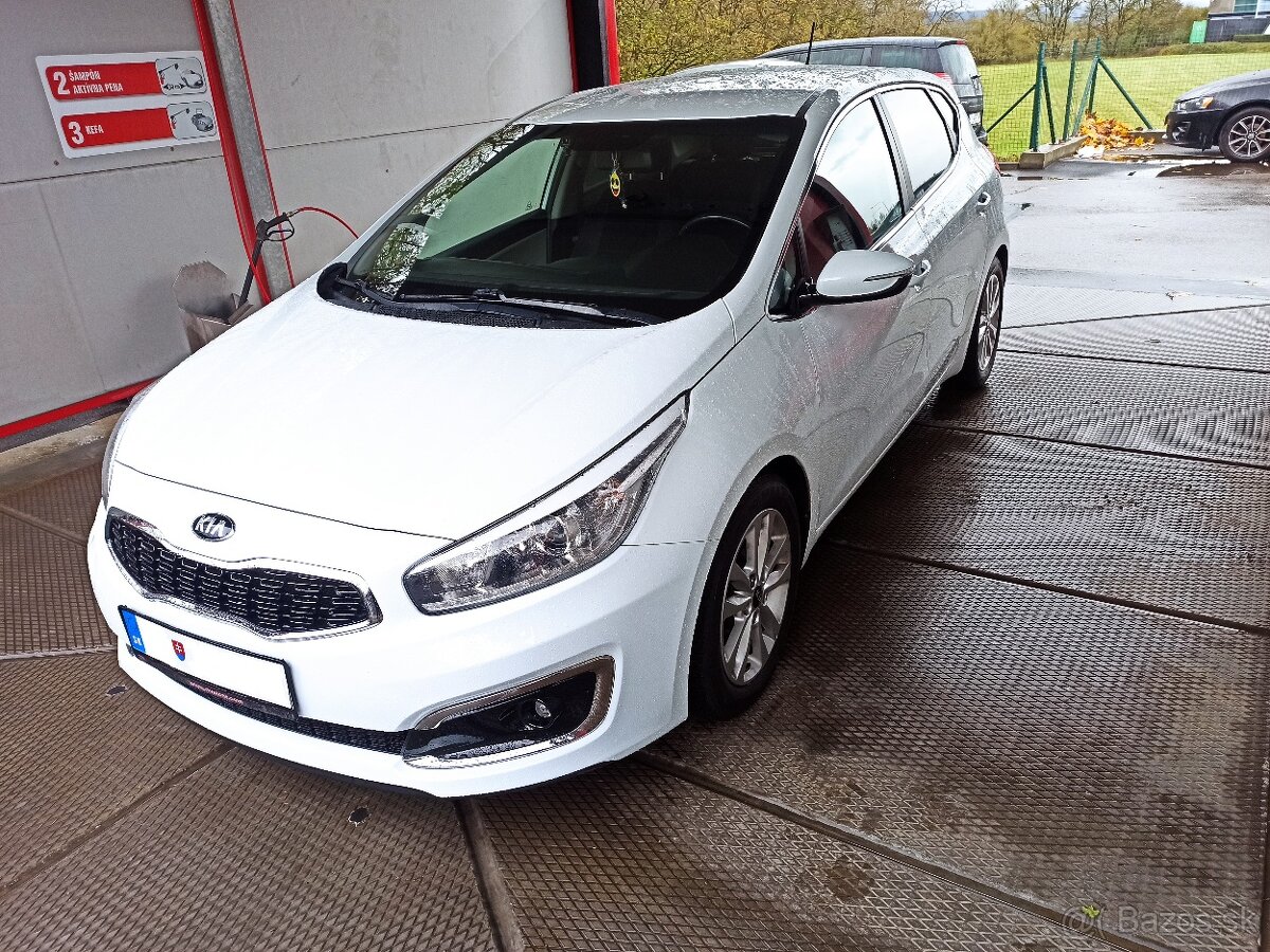 KIA Ceed 1.4 CVVT UEFA edicia Gold+Platinum