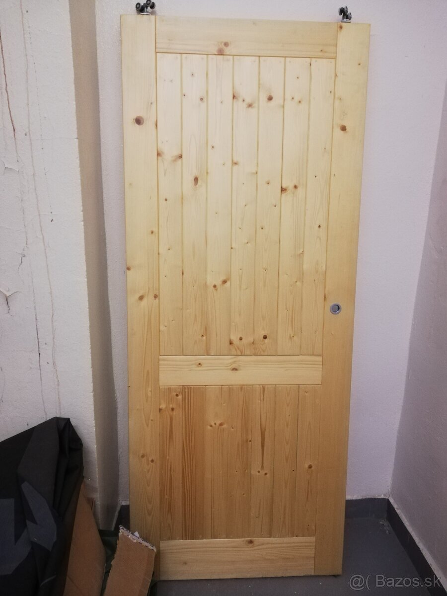 Posuvné drevené dvere