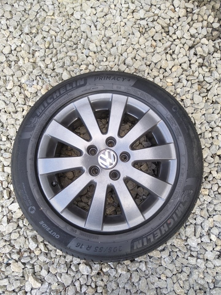 16 VW originál + letné MICHELIN.