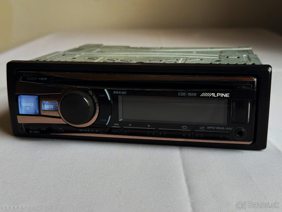 AUTORADIO ALPINE CDE-182R.