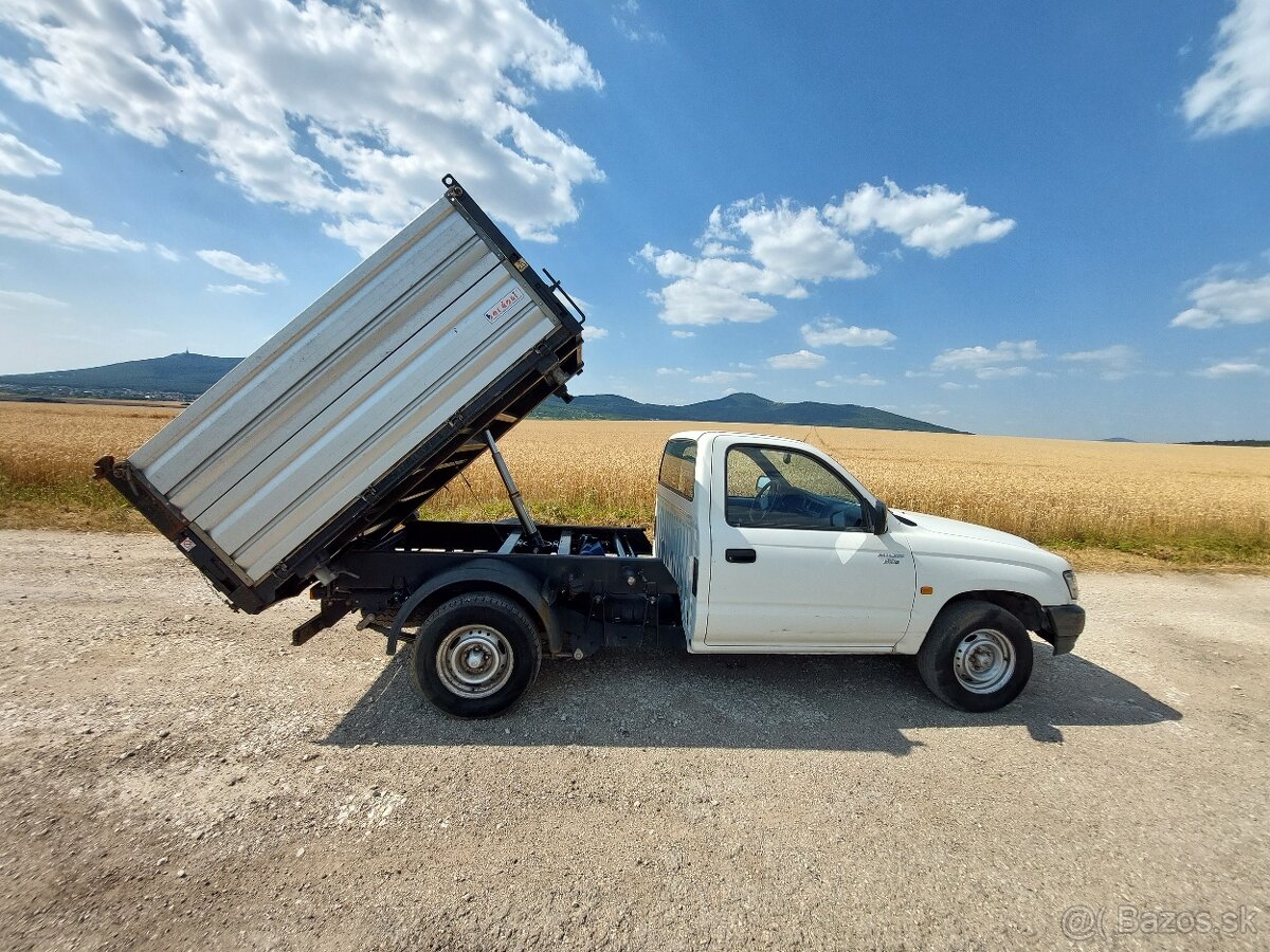 TOYOTA HILUX 3-STRANNÝ VYKLÁPAČ