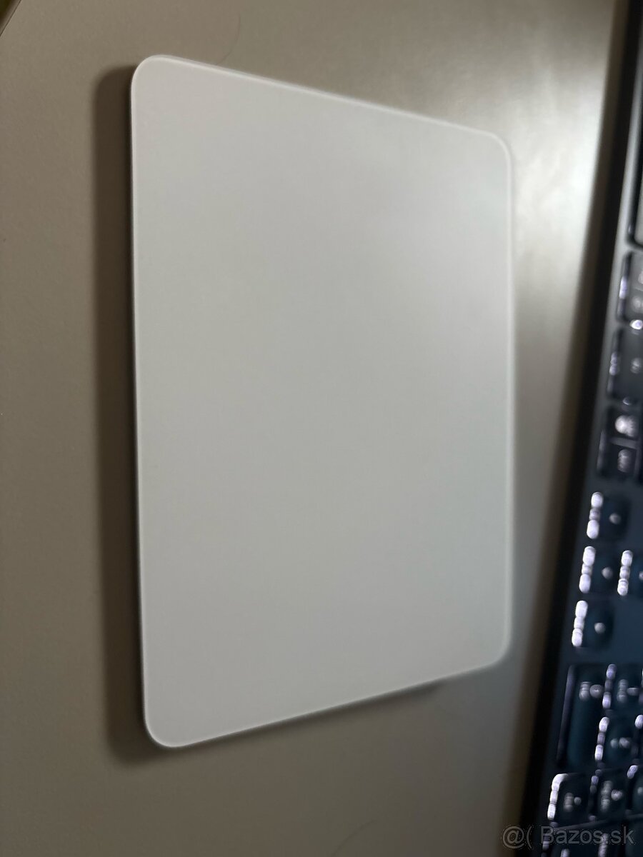 Apple Magic Trackpad, biely