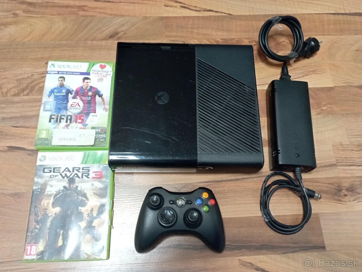 XBOX 360 E 4GB