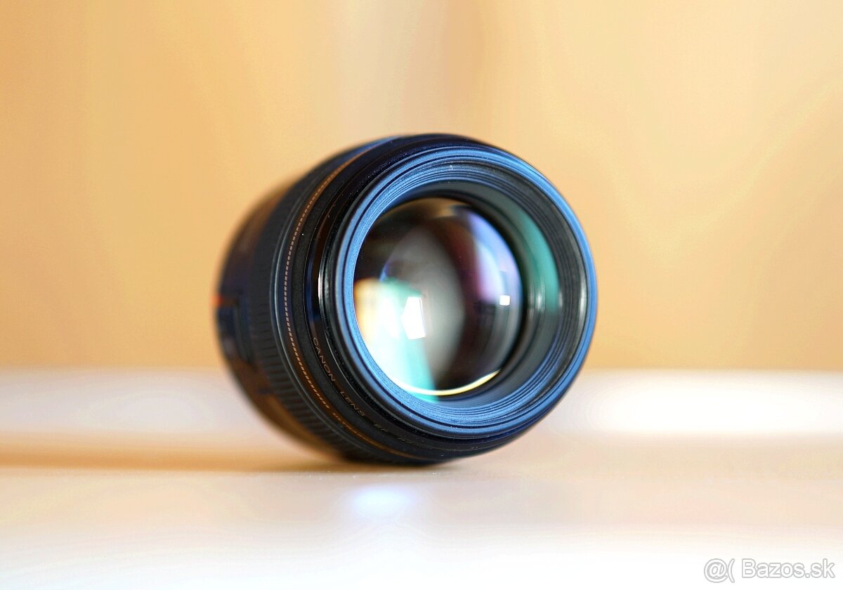 Canon EF 85mm f/1.8 USM