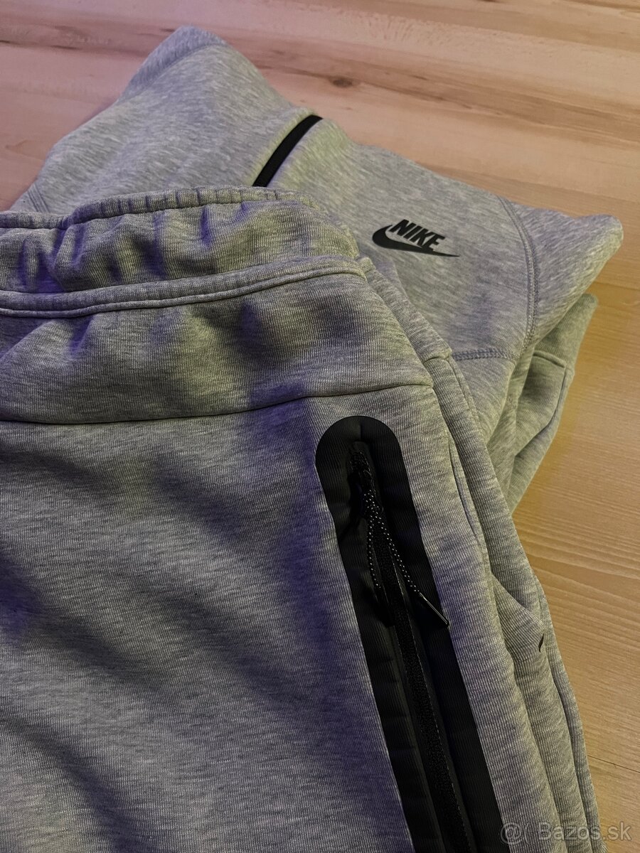 nike tech fleece