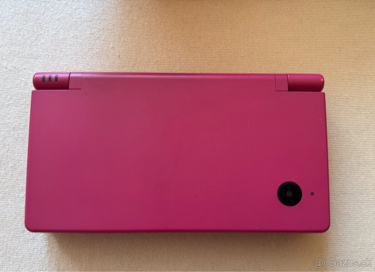 Nintendo DSi pink